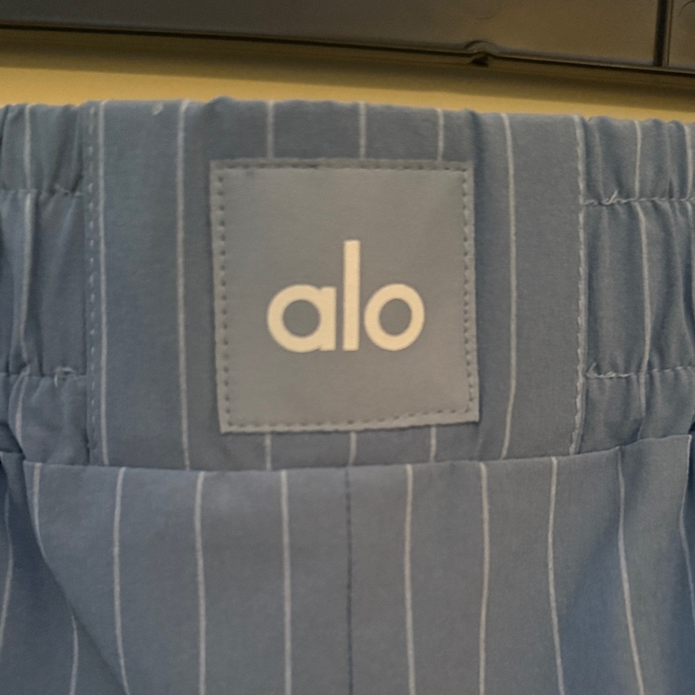 ALO Yoga Women's Light Blue Pinstripe Athletic Shorts - Picture 4 of 6